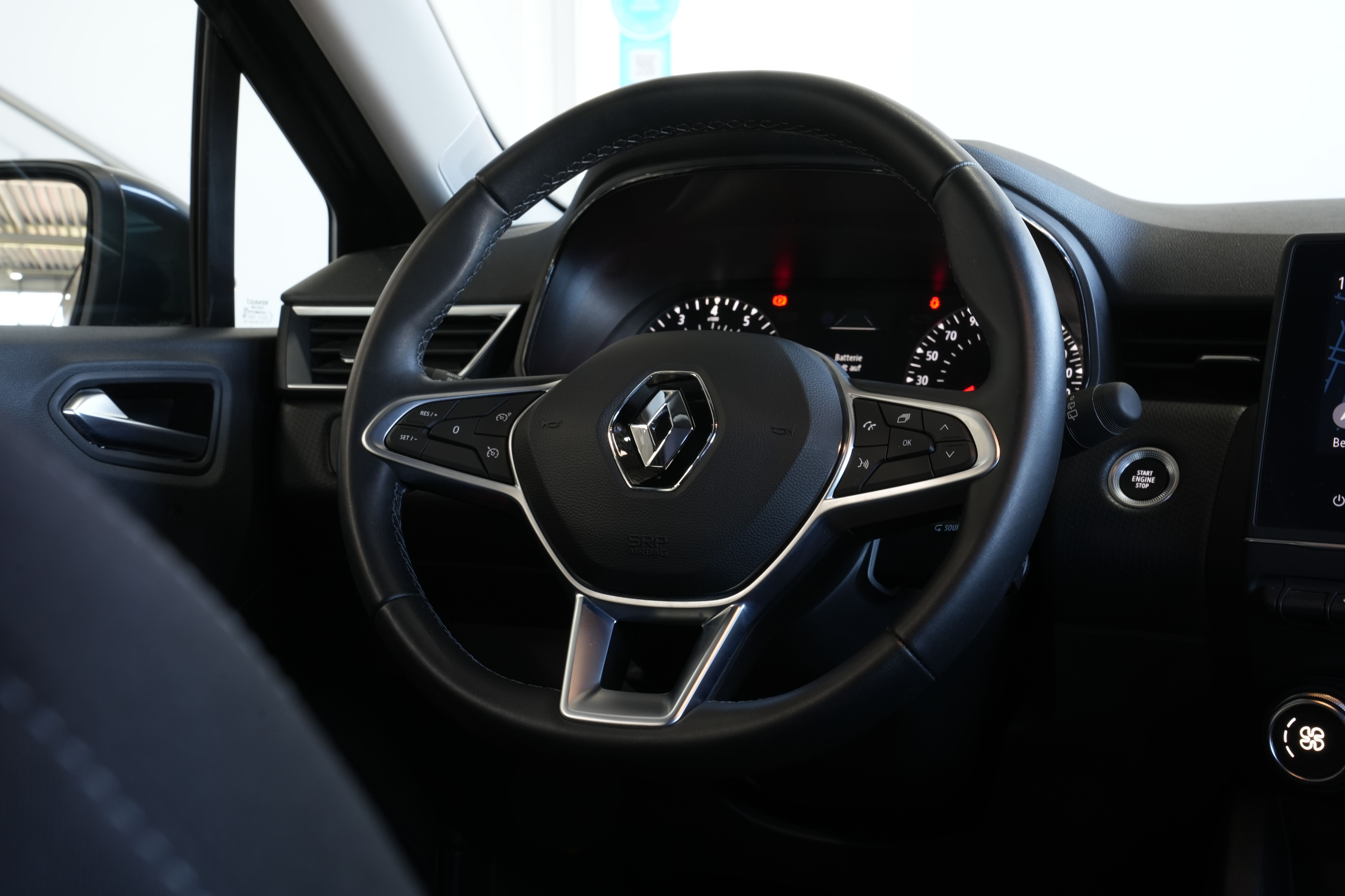 Daumennagel 18 - Renault Clio V Business Edition LED NAV TEMP