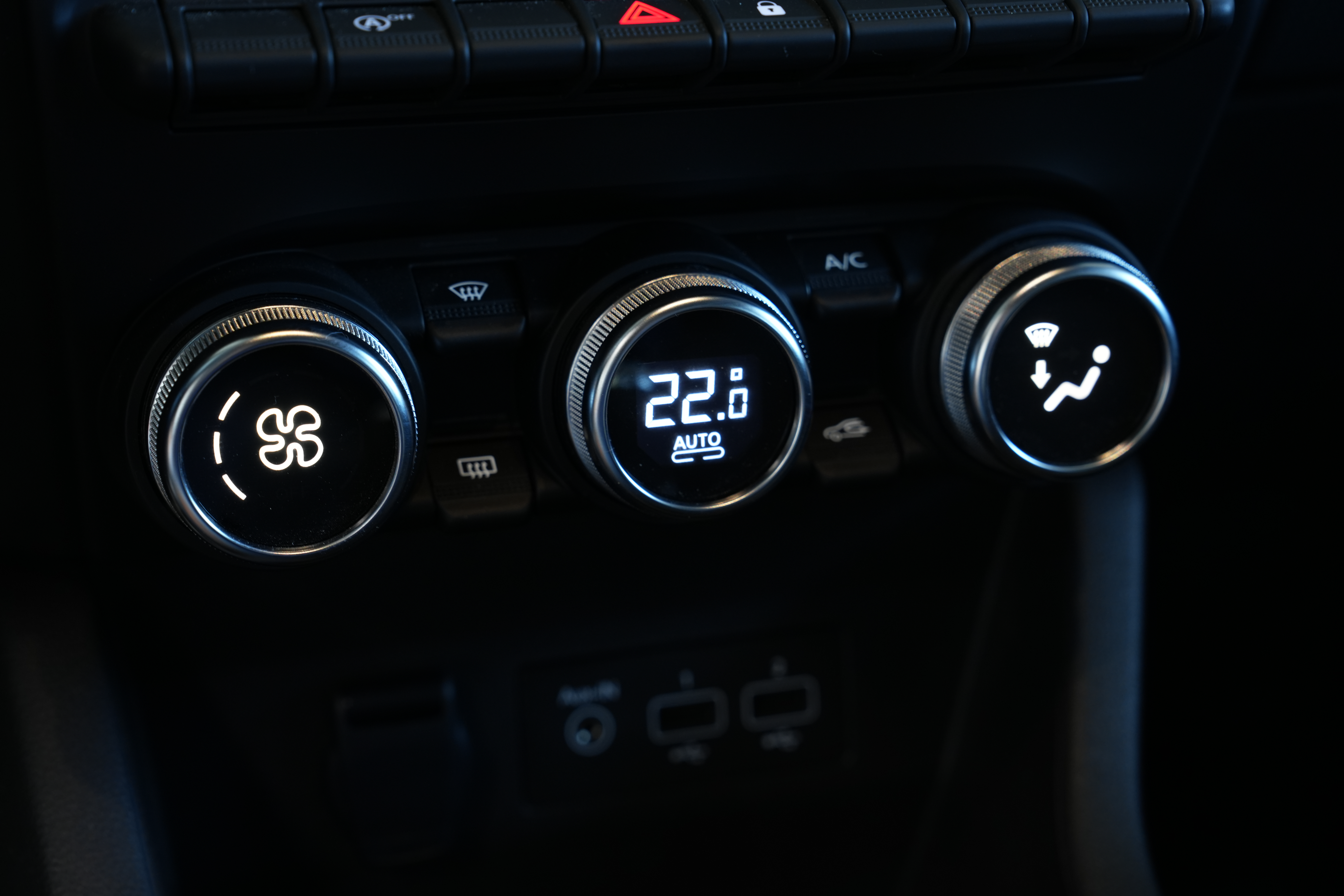 Daumennagel 21 - Renault Clio V Business Edition LED NAV TEMP