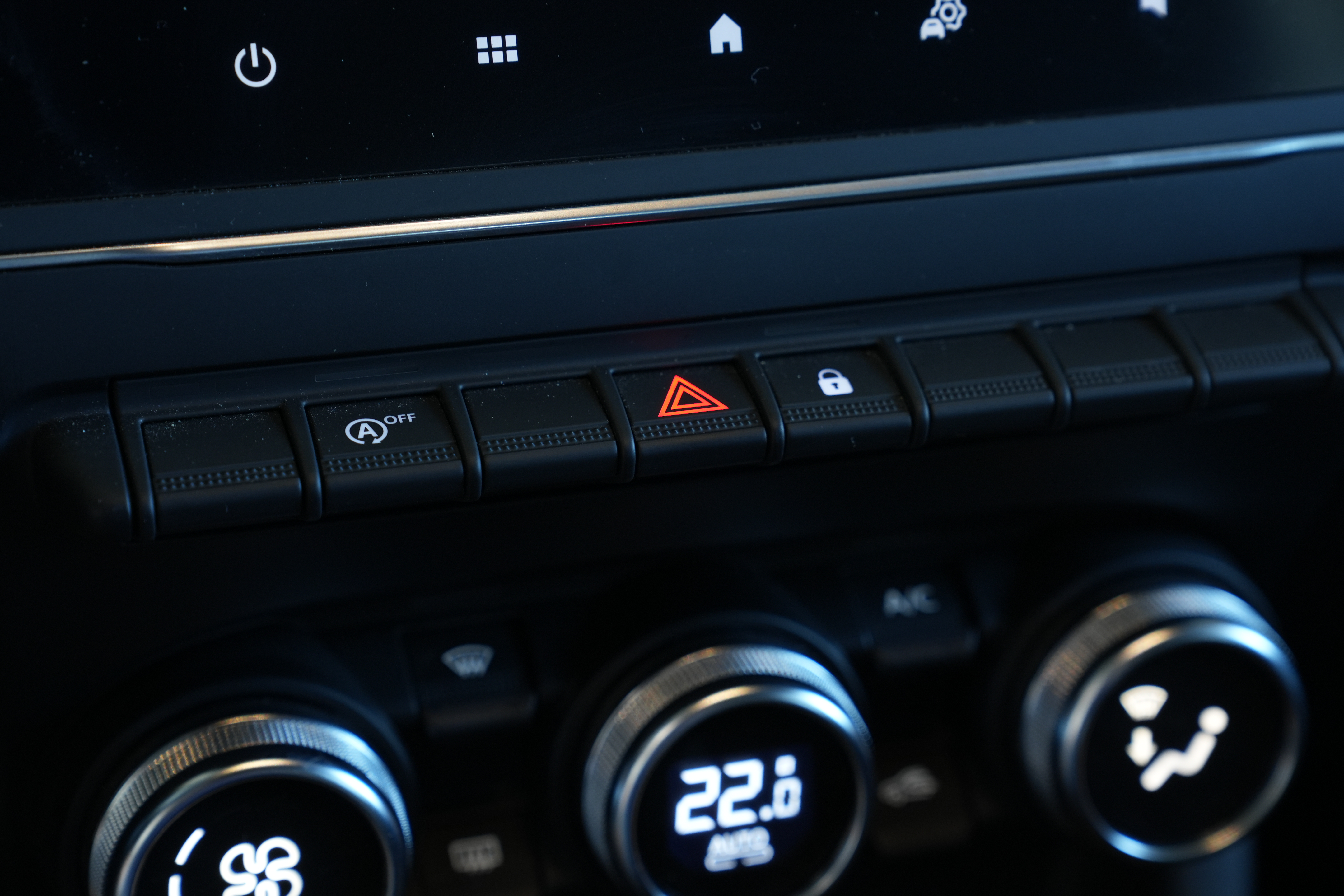 Daumennagel 22 - Renault Clio V Business Edition LED NAV TEMP