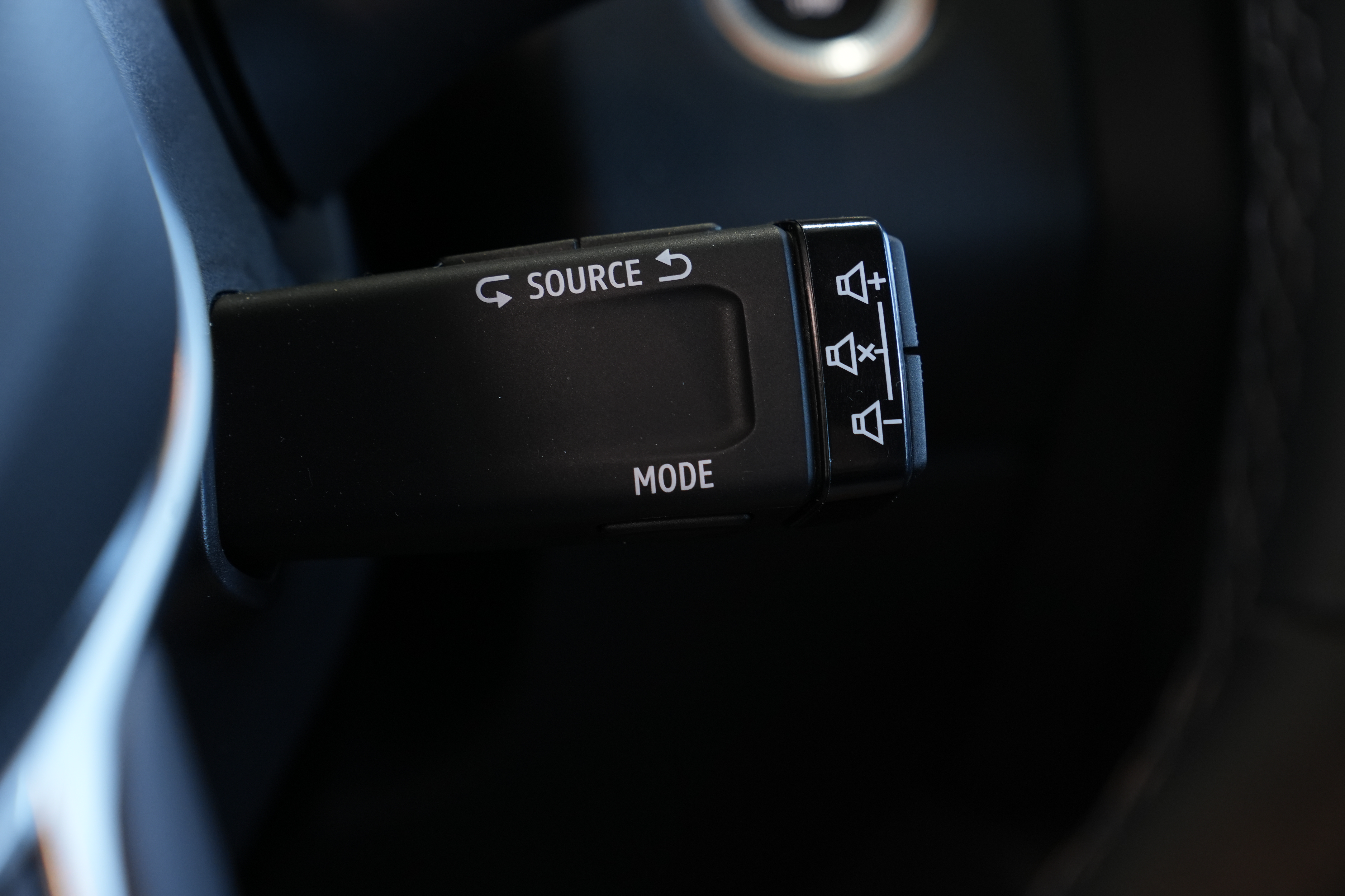 Daumennagel 27 - Renault Clio V Business Edition LED NAV TEMP