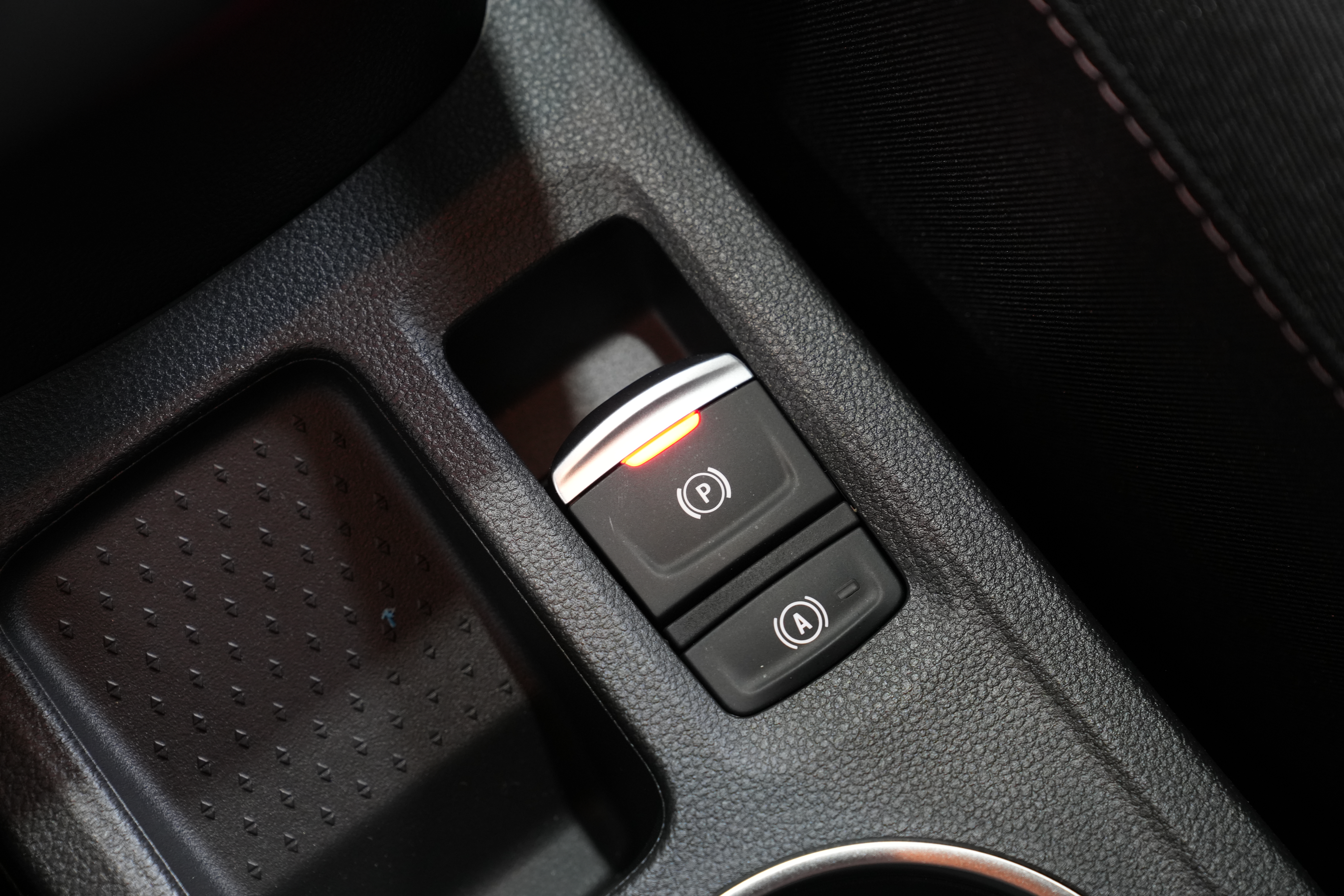 Daumennagel 22 - Renault Captur E-Tech 160 AUT NAV KAM SHZ LED KEYLEES