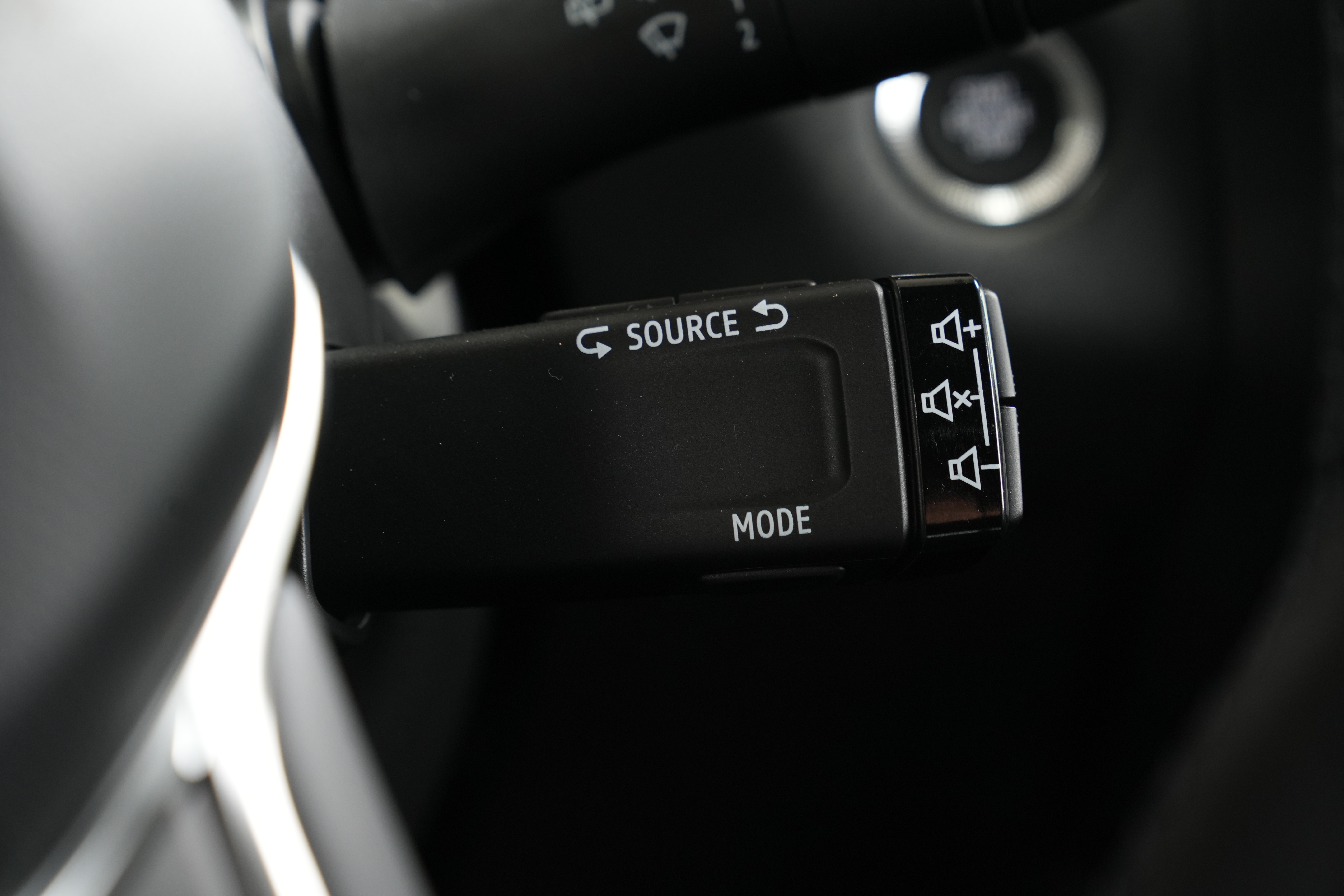 Daumennagel 34 - Renault Captur E-Tech 160 AUT NAV KAM SHZ LED KEYLEES