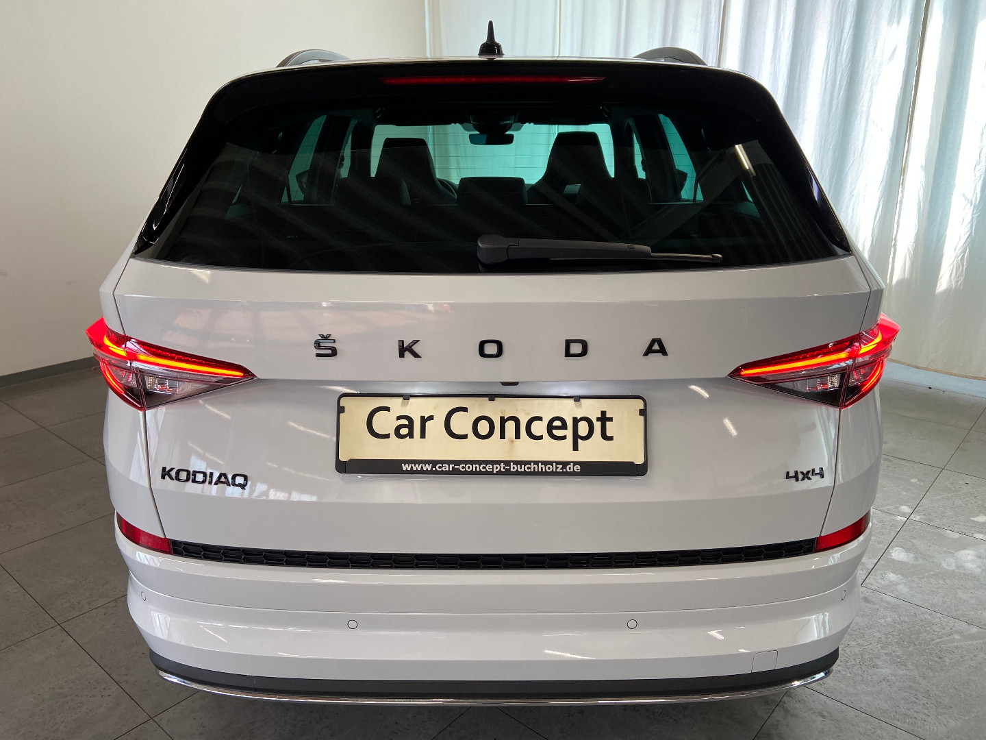 Daumennagel 6 - Skoda Kodiaq Sportline 4x4 TDI AHK StHz 7 SITZE CANTON