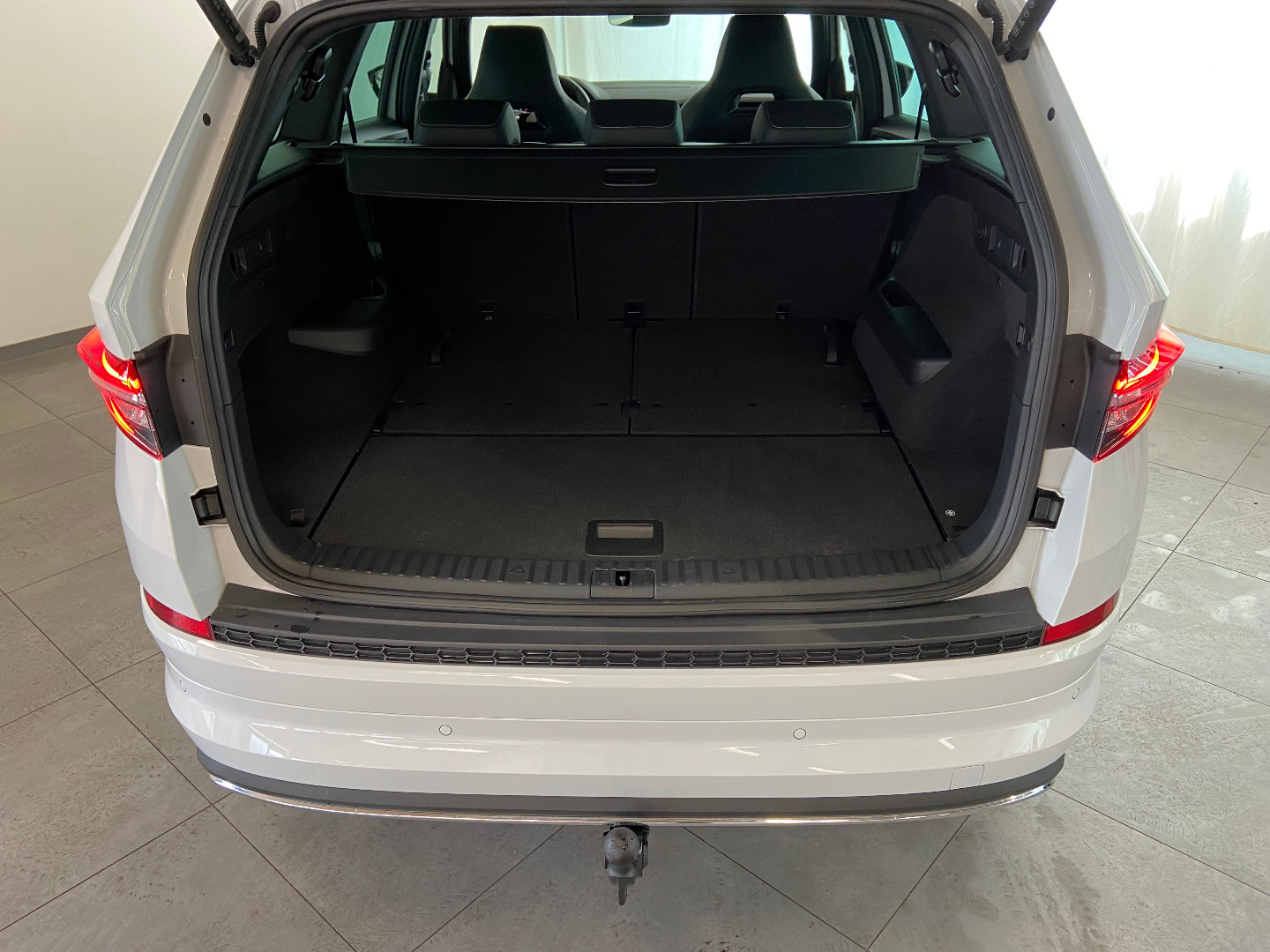 Daumennagel 7 - Skoda Kodiaq Sportline 4x4 TDI AHK StHz 7 SITZE CANTON