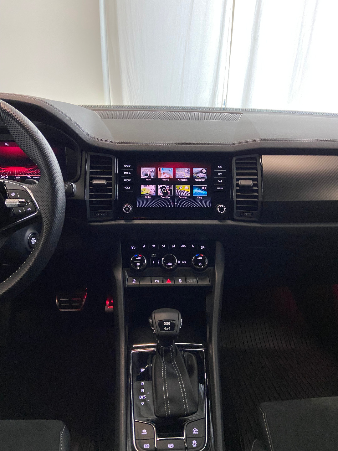 Daumennagel 12 - Skoda Kodiaq Sportline 4x4 TDI AHK StHz 7 SITZE CANTON