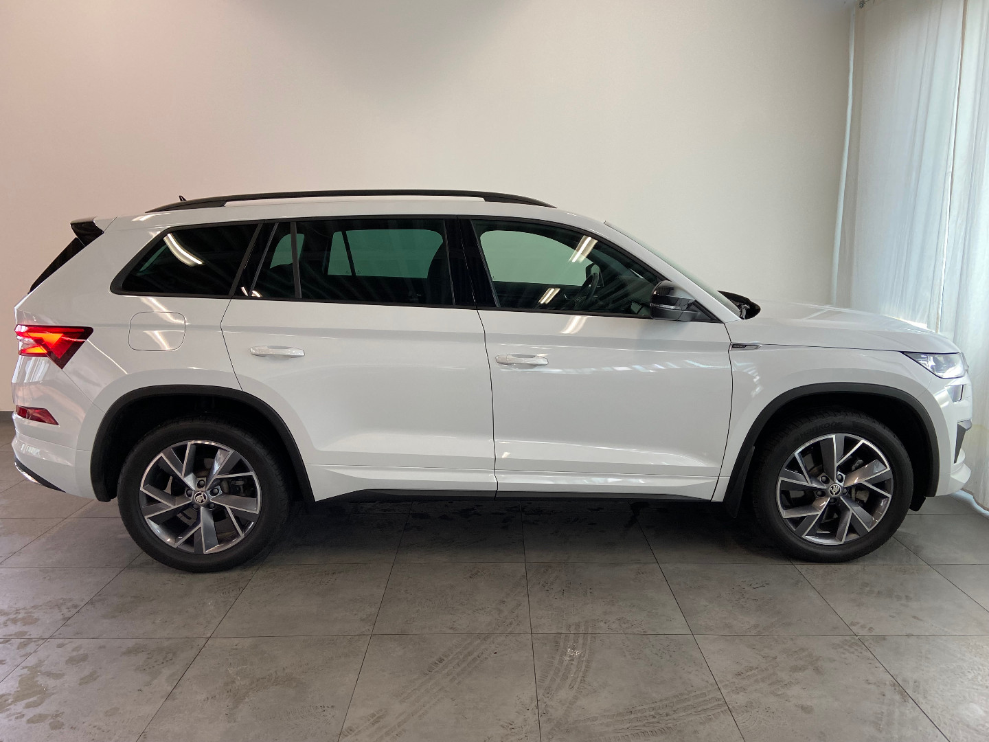 Daumennagel 4 - Skoda Kodiaq Sportline 4x4 TDI AHK StHz 7 SITZE CANTON