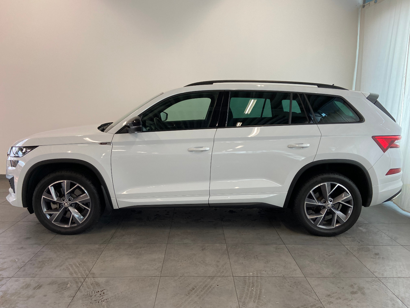 Daumennagel 9 - Skoda Kodiaq Sportline 4x4 TDI AHK StHz 7 SITZE CANTON