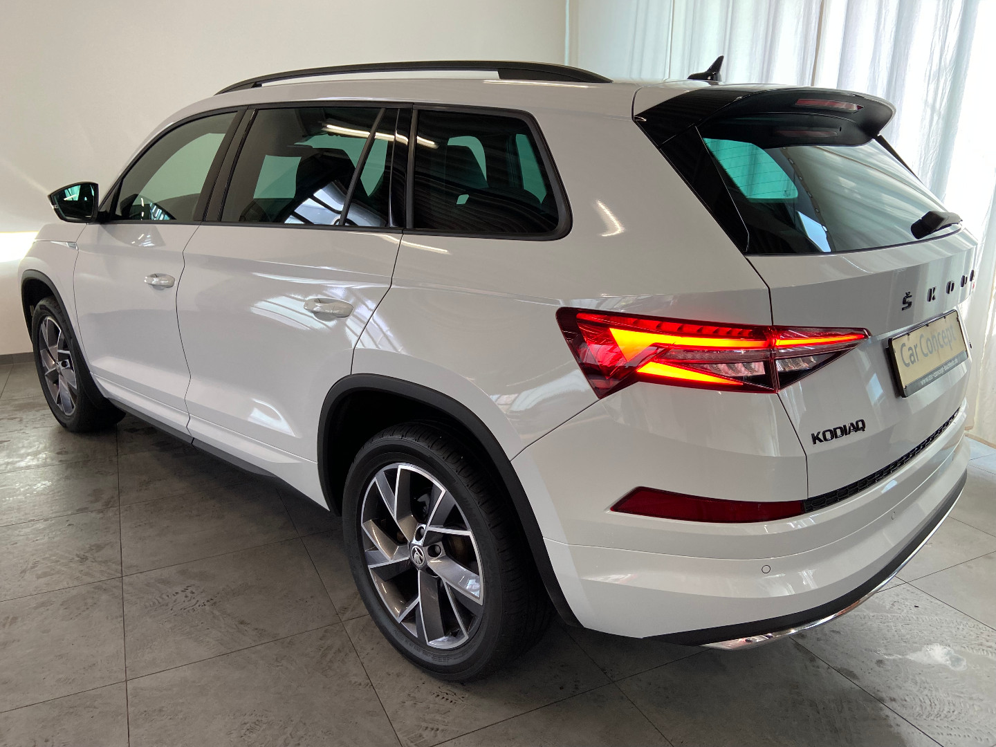 Daumennagel 8 - Skoda Kodiaq Sportline 4x4 TDI AHK StHz 7 SITZE CANTON