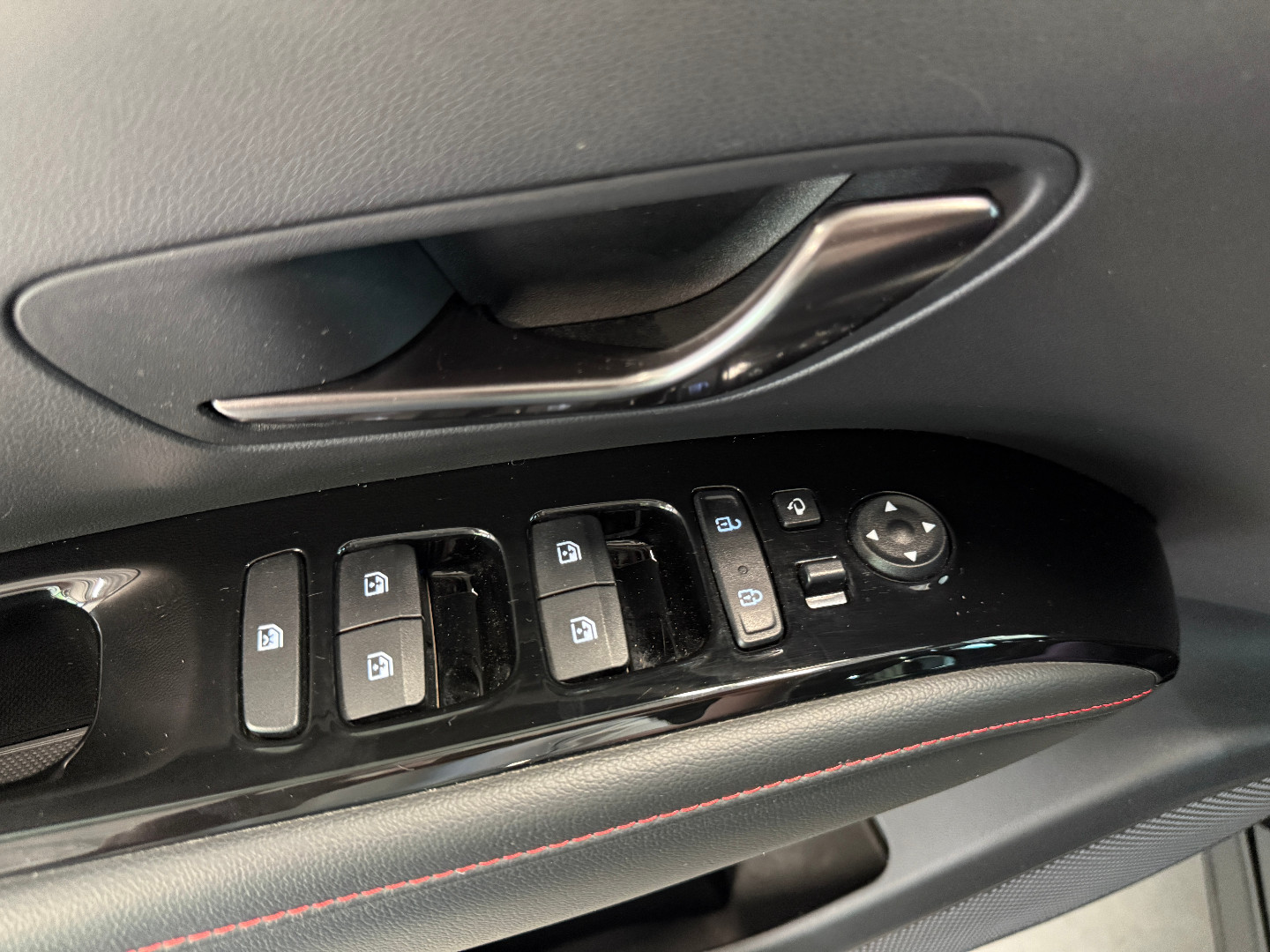 Daumennagel 27 - Hyundai TUCSON N Line 4WD PANO NAVI KAMERA 1.Hand