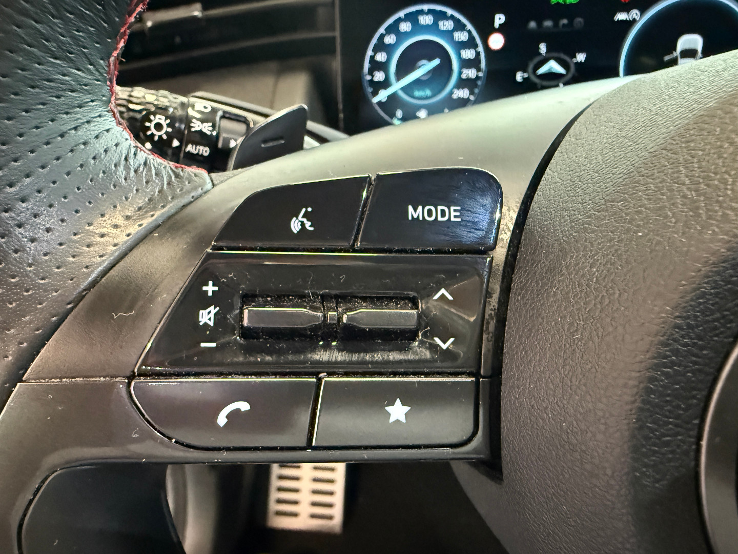 Daumennagel 25 - Hyundai TUCSON N Line 4WD PANO NAVI KAMERA 1.Hand