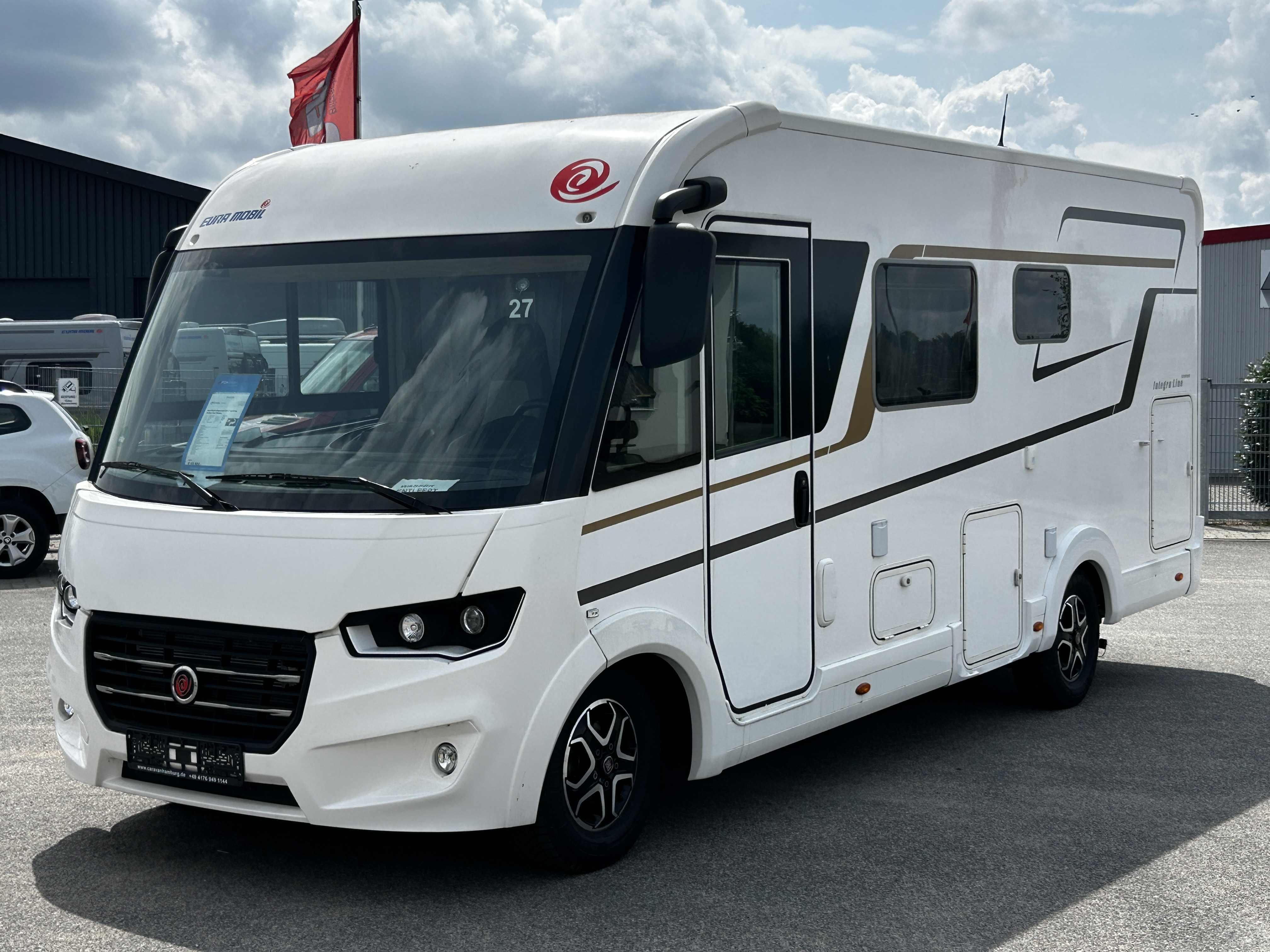 Thumbnail 7 - Eura Mobil Integra Line 695 LF Backofen Stützen Navi Kamera
