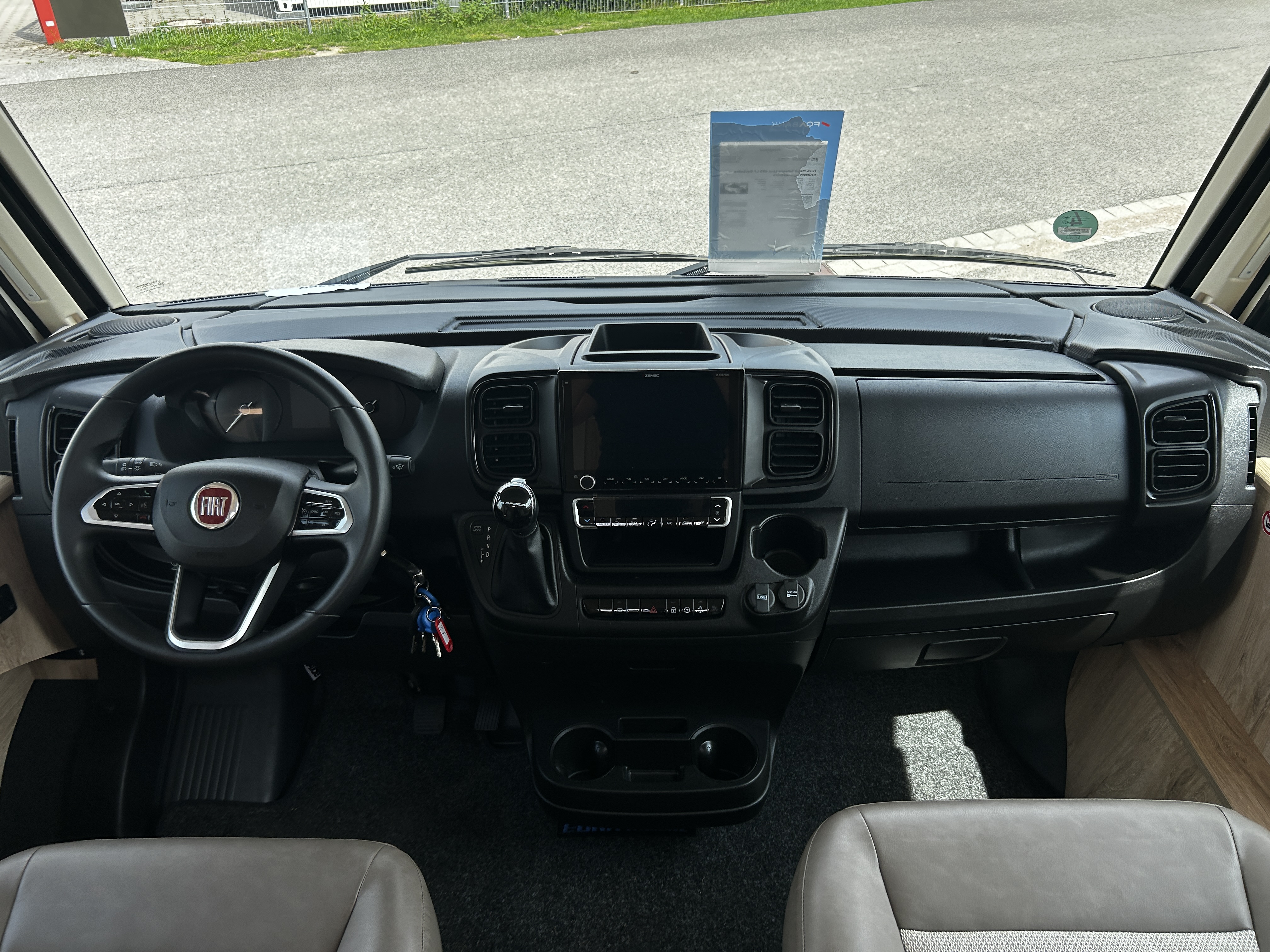 Thumbnail 14 - Eura Mobil Integra Line 695 LF Backofen Stützen Navi Kamera