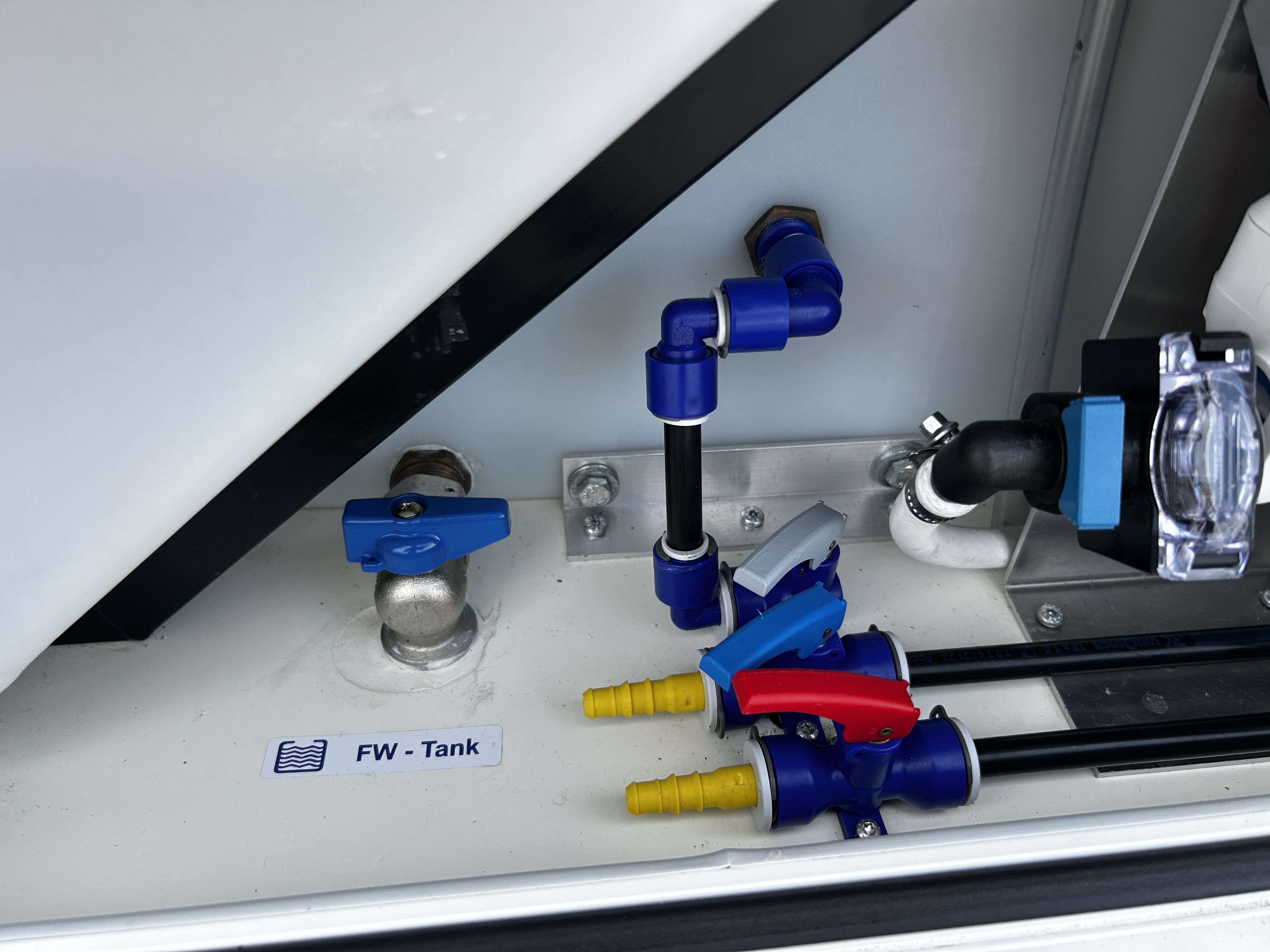 Thumbnail 59 - Eura Mobil Integra Line 695 LF Backofen Stützen Navi Kamera