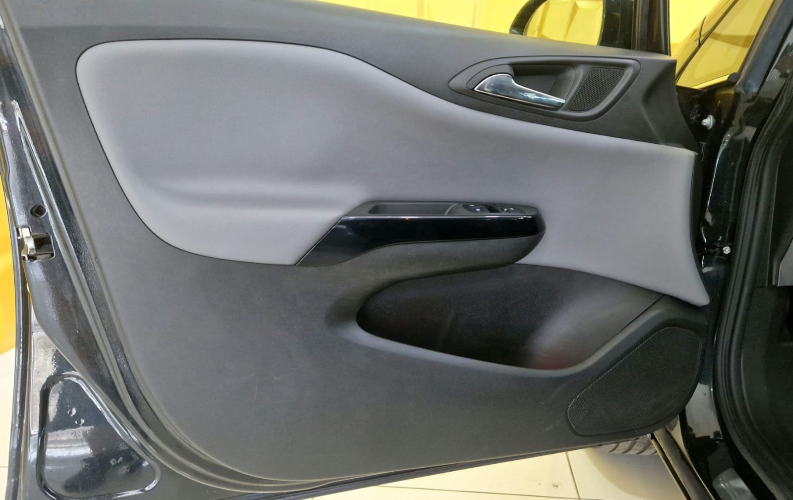 Daumennagel 17 - Opel Corsa E ACC ECOFLEX TOTWINKEL MULTIFUNKTIONSLENKRAD
