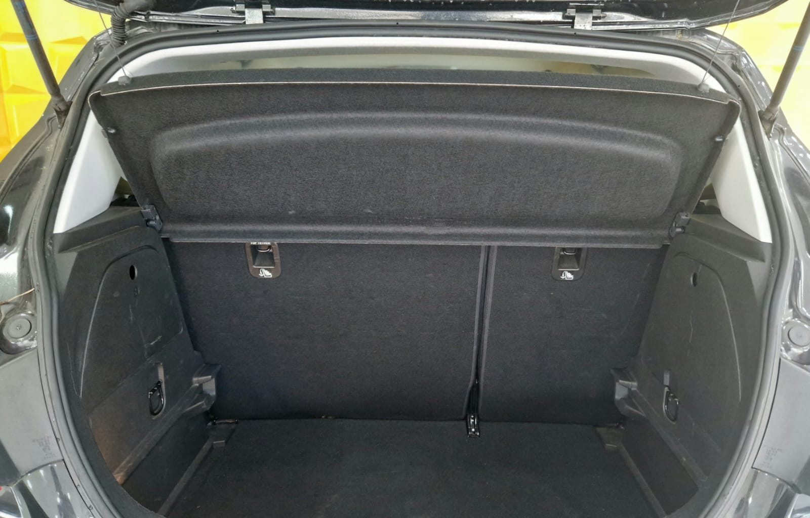 Daumennagel 10 - Opel Corsa E ACC ECOFLEX TOTWINKEL MULTIFUNKTIONSLENKRAD