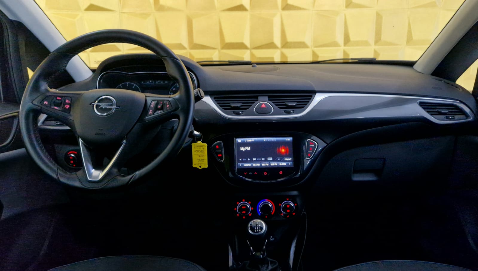 Daumennagel 28 - Opel Corsa E ACC ECOFLEX TOTWINKEL MULTIFUNKTIONSLENKRAD