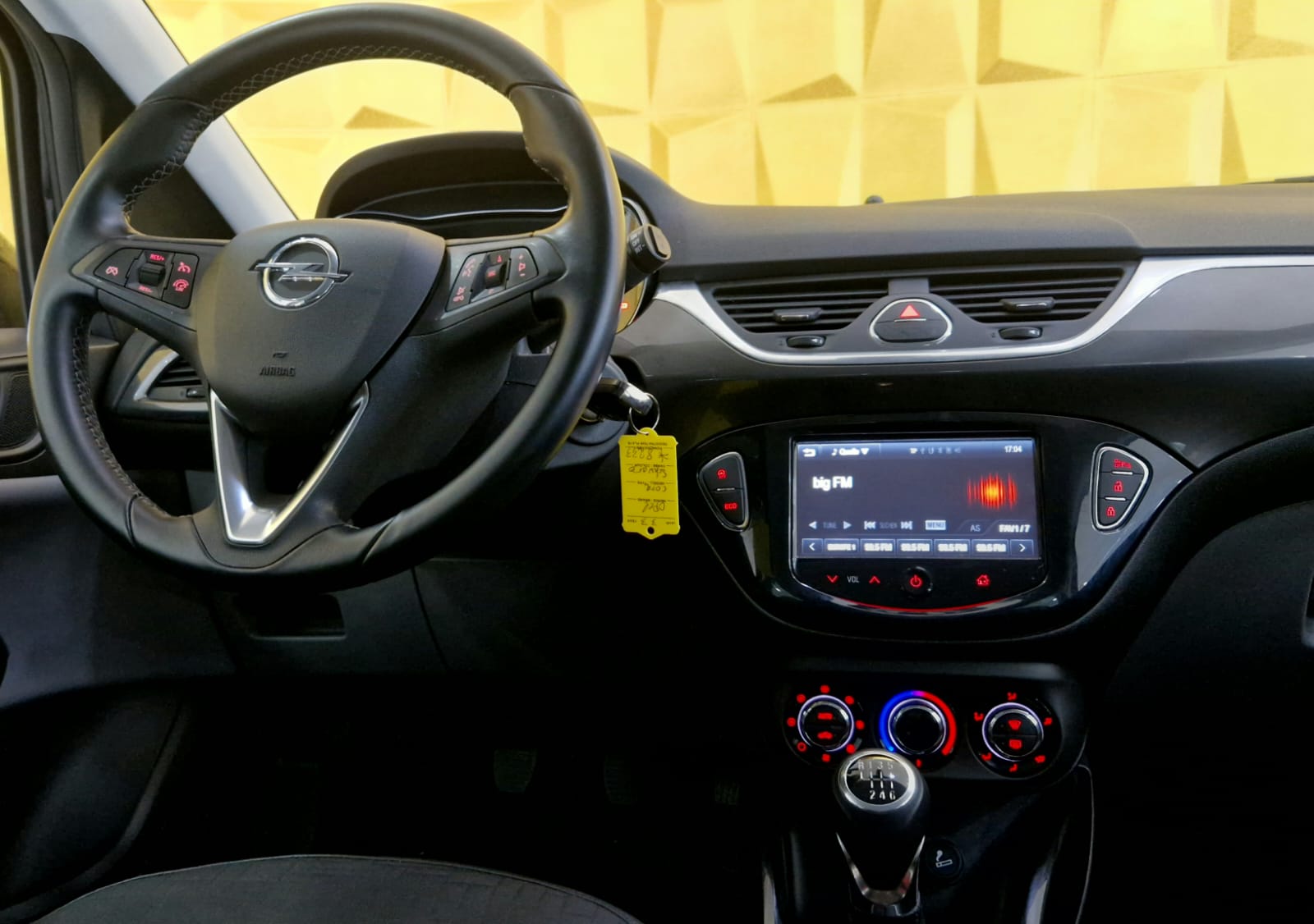 Daumennagel 29 - Opel Corsa E ACC ECOFLEX TOTWINKEL MULTIFUNKTIONSLENKRAD