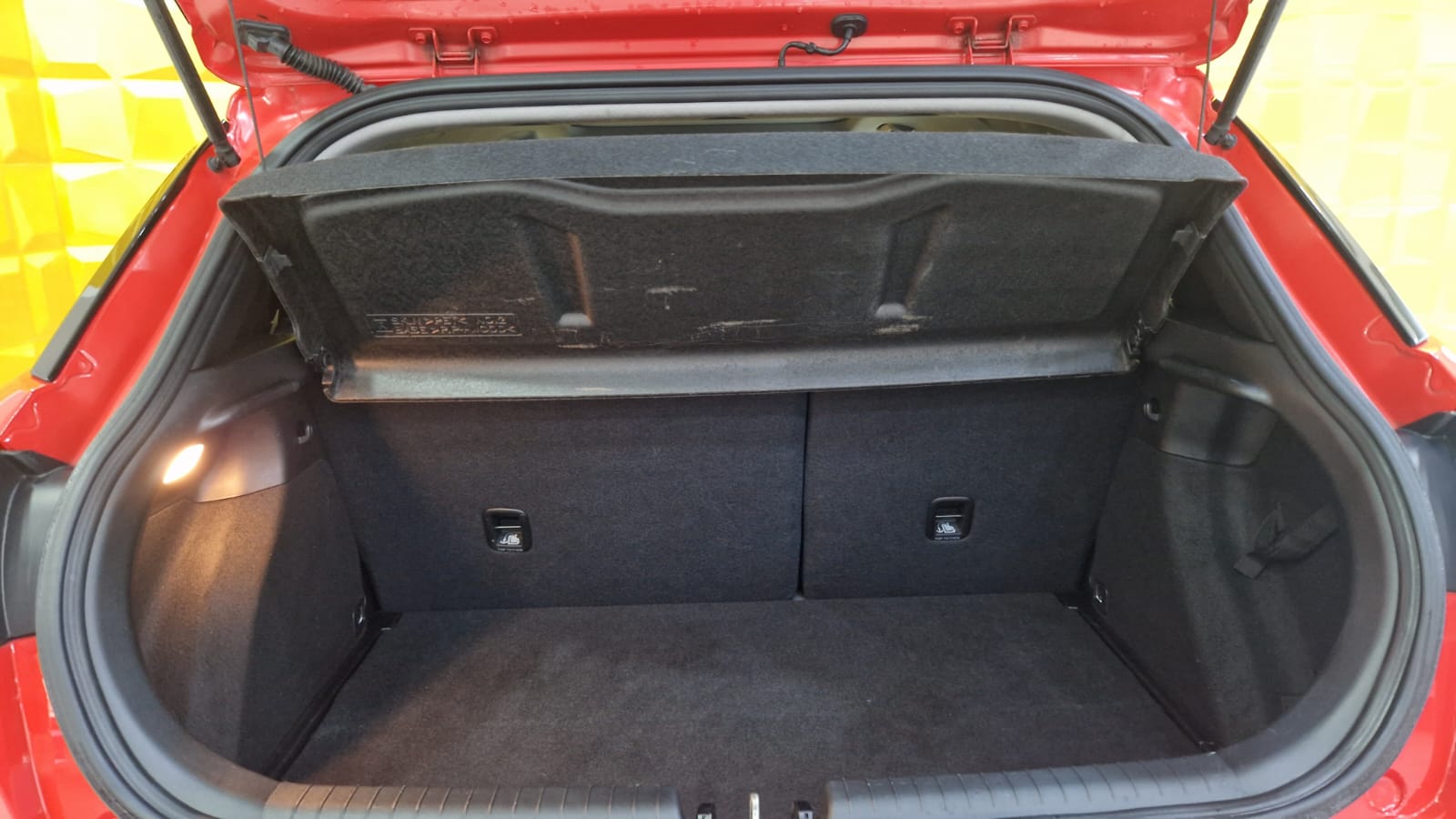 Daumennagel 10 - Hyundai i20 Trend /KLIMA/TEMPOMAT/PANO/EURO.6/
