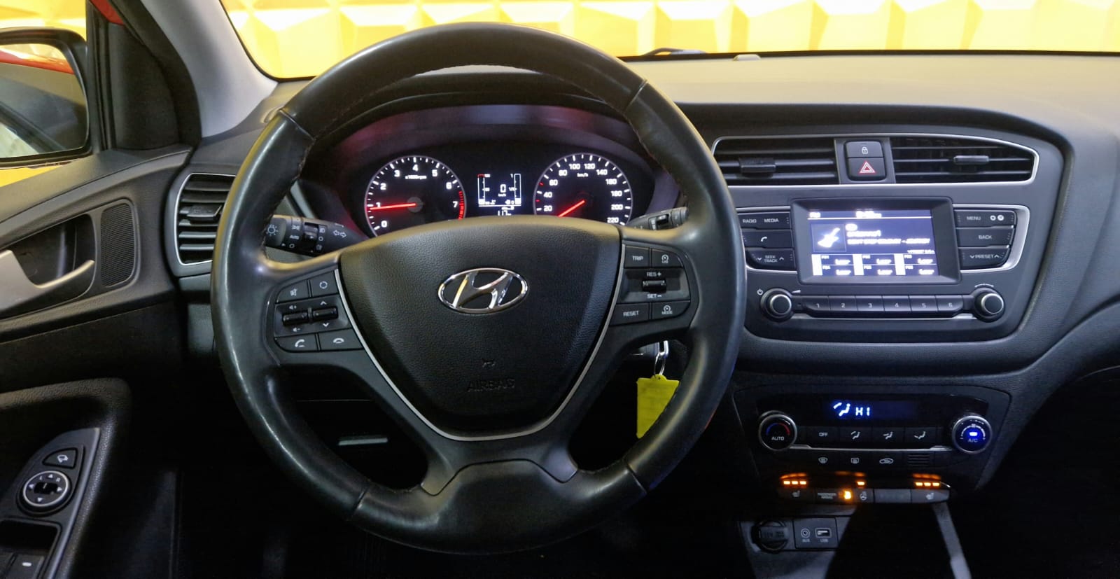 Daumennagel 20 - Hyundai i20 Trend /KLIMA/TEMPOMAT/PANO/EURO.6/