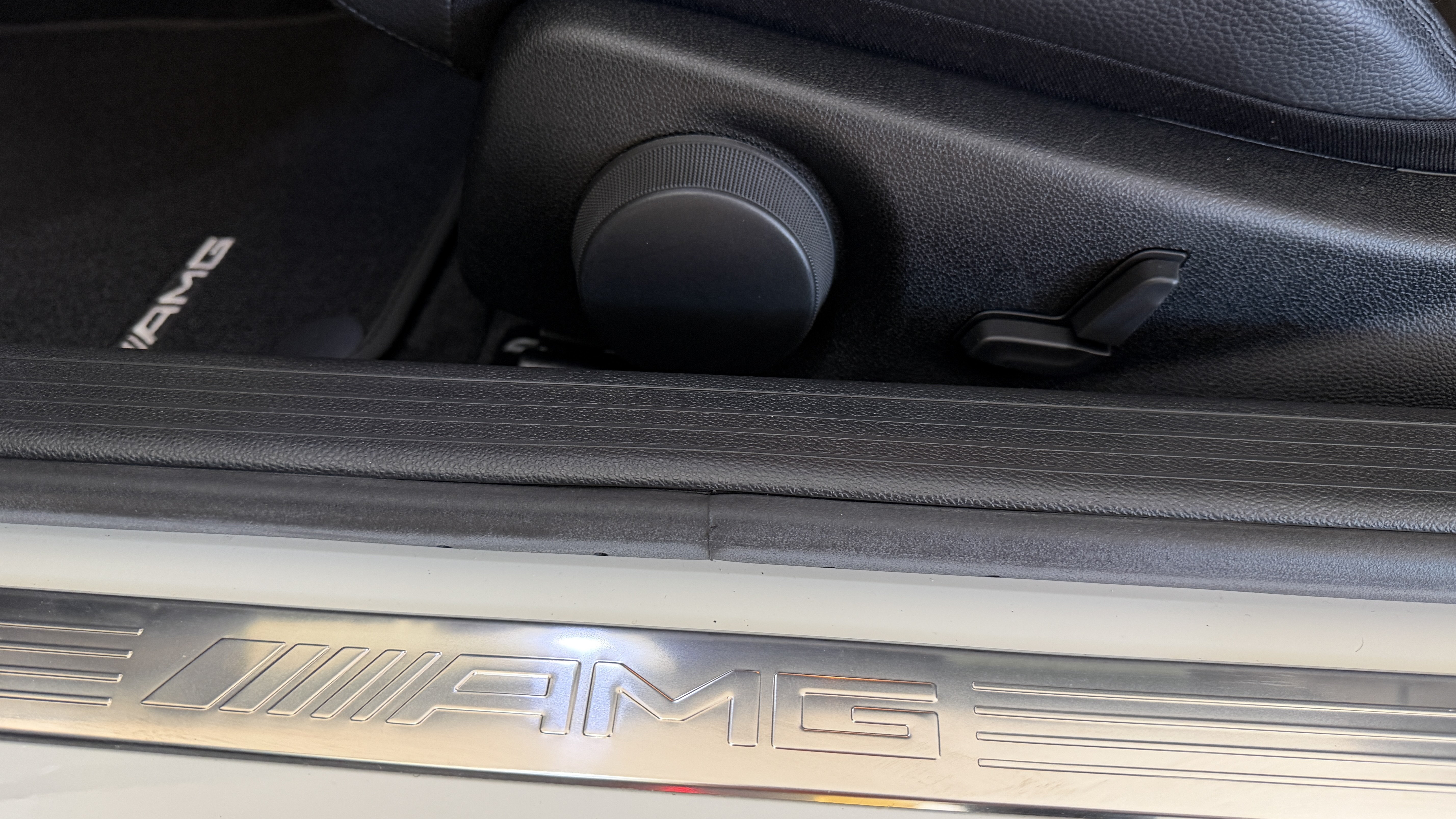 Daumennagel 20 - Mercedes-Benz C 63 AMG PANO SHZ TEMPOMAT TOT WINKEL