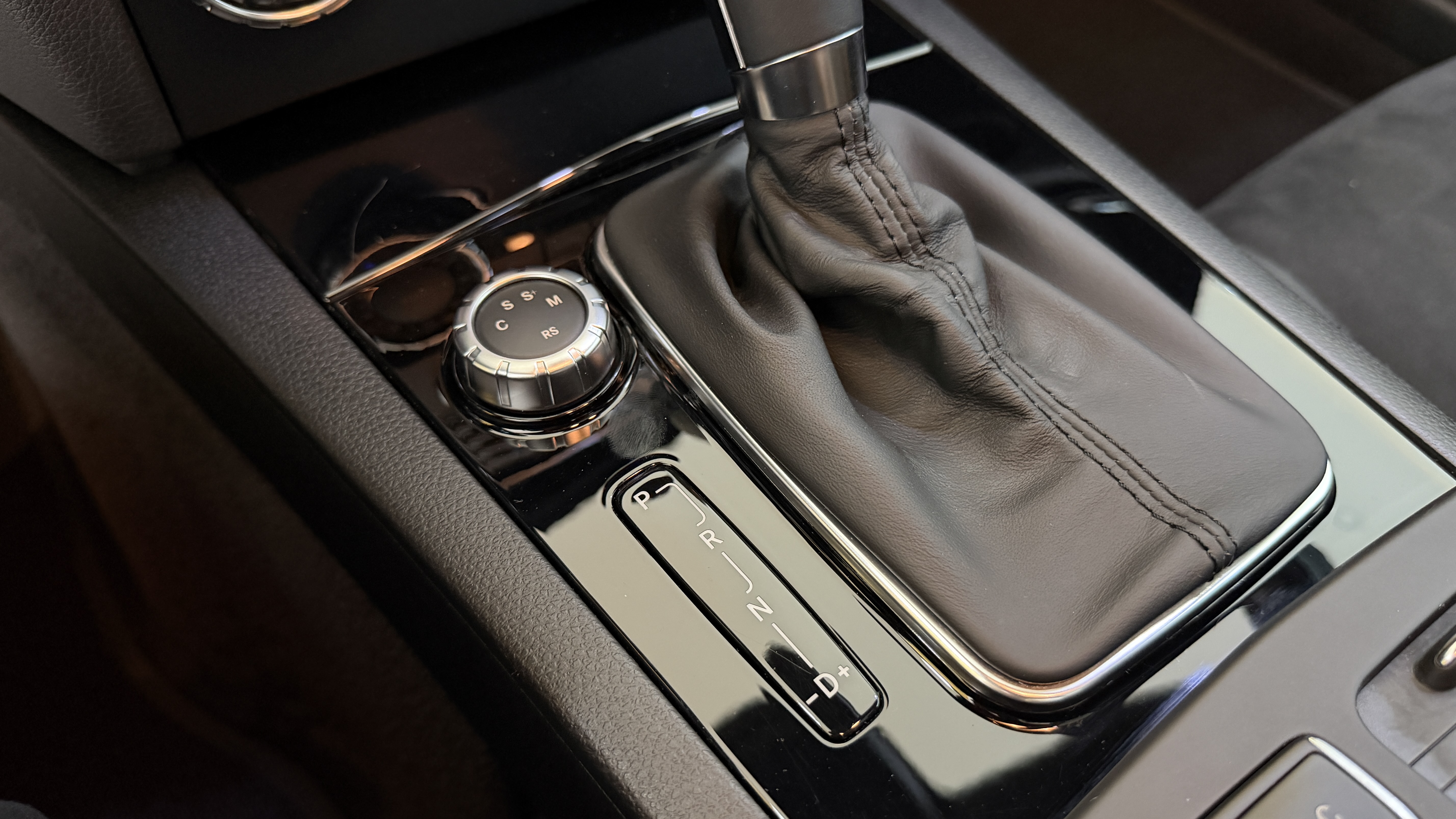 Daumennagel 31 - Mercedes-Benz C 63 AMG PANO SHZ TEMPOMAT TOT WINKEL