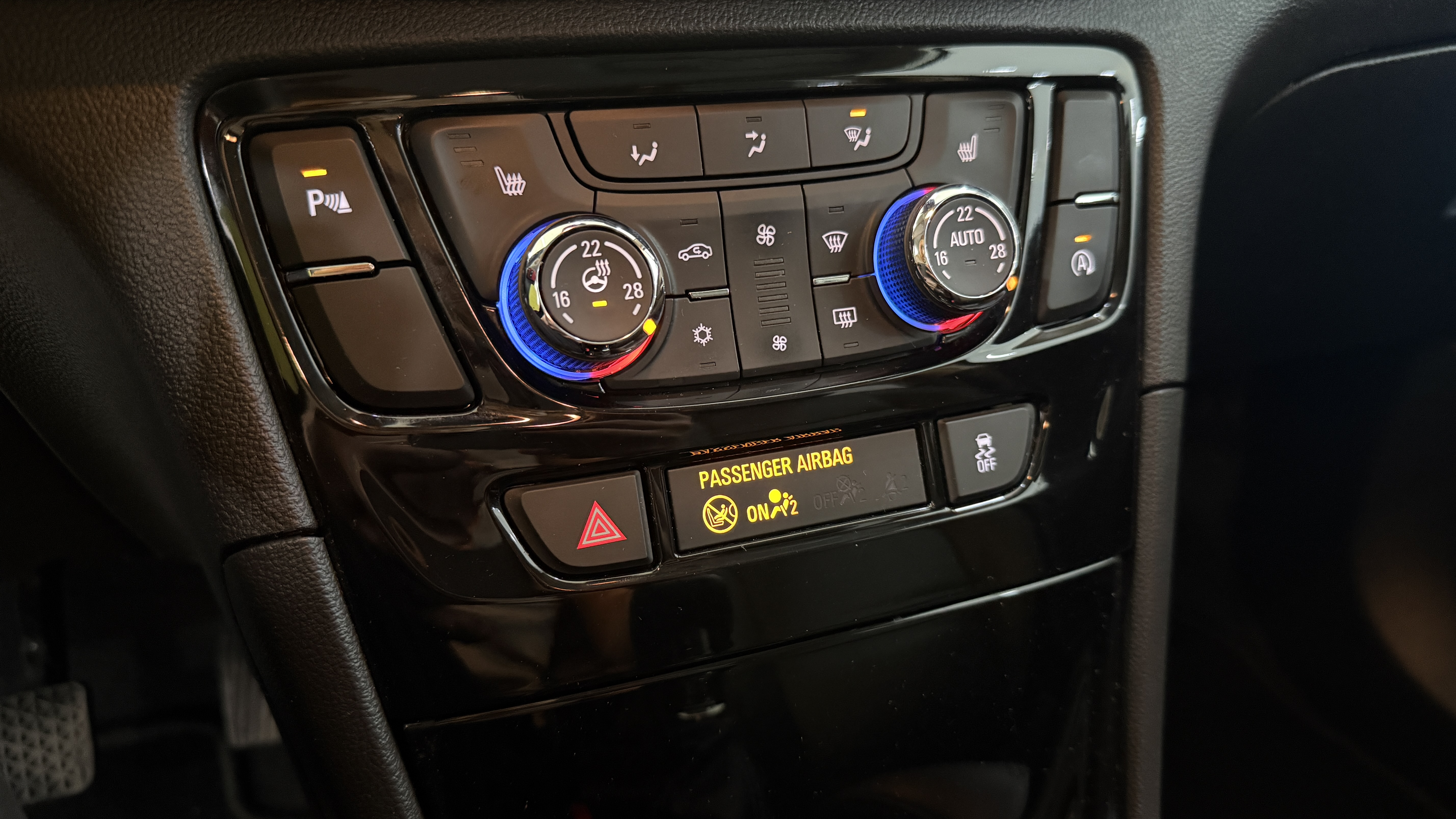 Daumennagel 15 - Opel Mokka X SHZ NAVI PDC TEMPOMAT LENKHZ LEDER SITZE