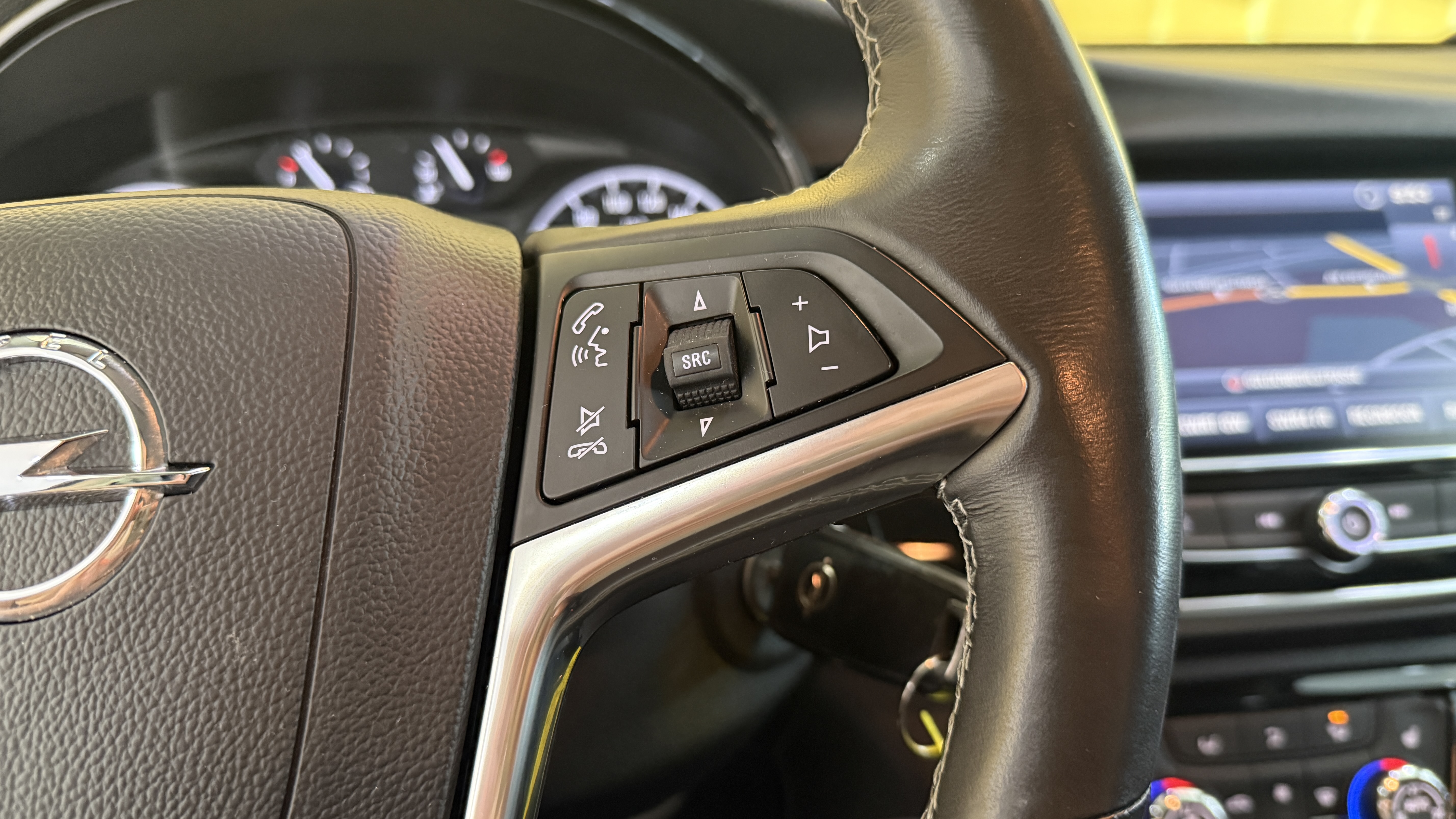 Daumennagel 23 - Opel Mokka X SHZ NAVI PDC TEMPOMAT LENKHZ LEDER SITZE