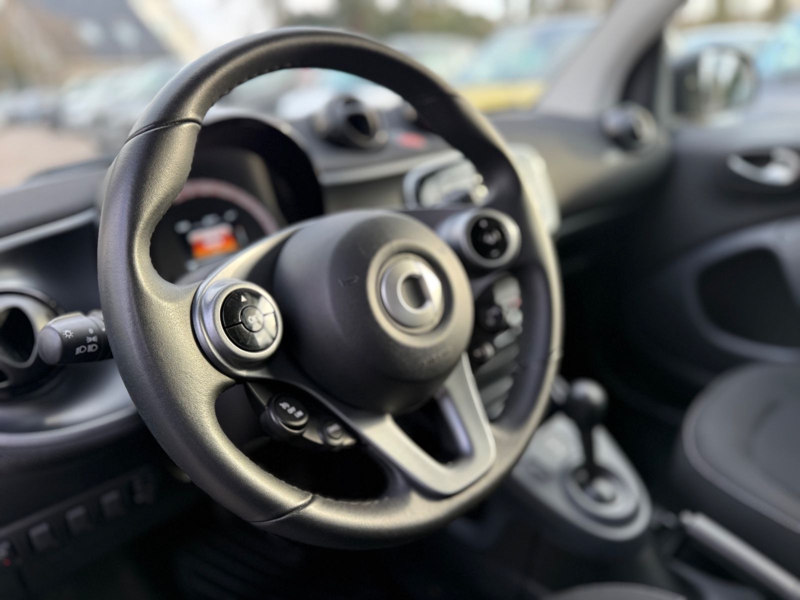 Daumennagel 18 - Smart ForTwo*PASSION*90PS*SITZHEIZUNG*1.HAND*AUTOMATIK