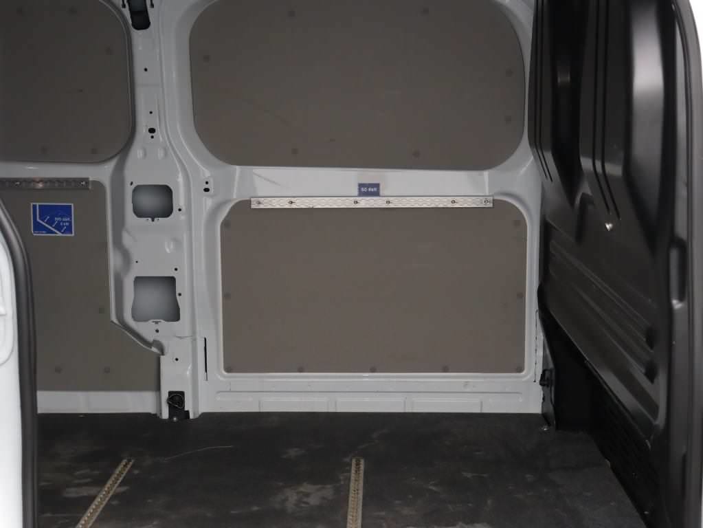 Daumennagel 6 - Volkswagen T7 Kastenwagen 2.0 TDI 81 kW LR TEMPOMAT/RFK/LED