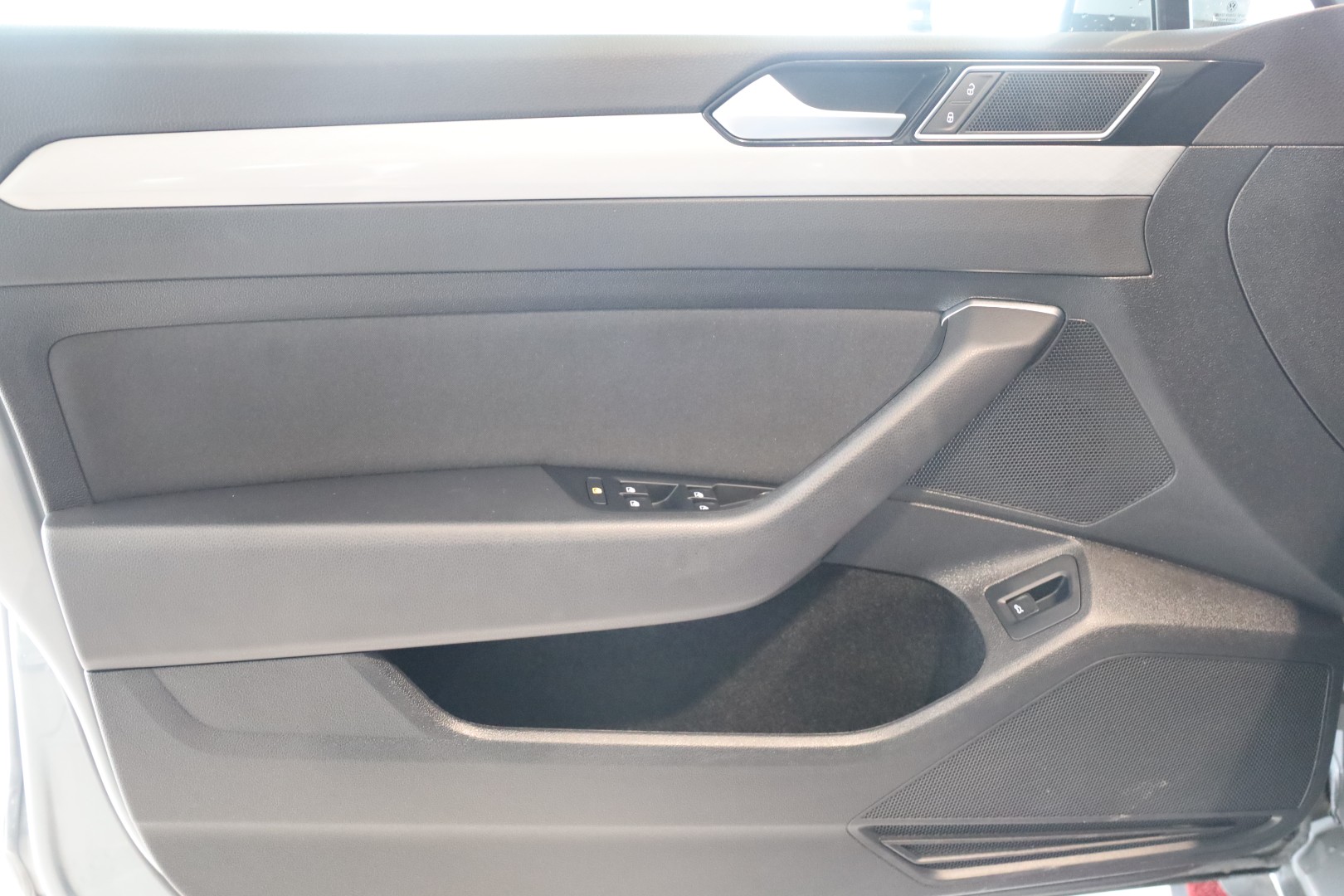 Daumennagel 12 - Volkswagen Passat Variant 1.5 TSI *AHK/CAR-PALY/KAMERA