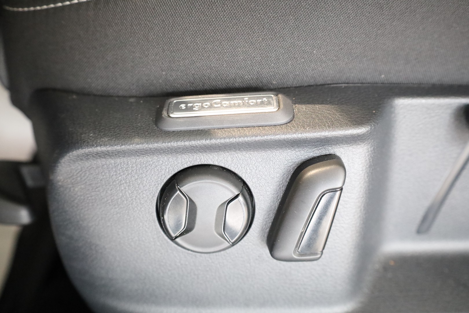 Daumennagel 15 - Volkswagen Passat Variant 1.5 TSI *AHK/CAR-PALY/KAMERA