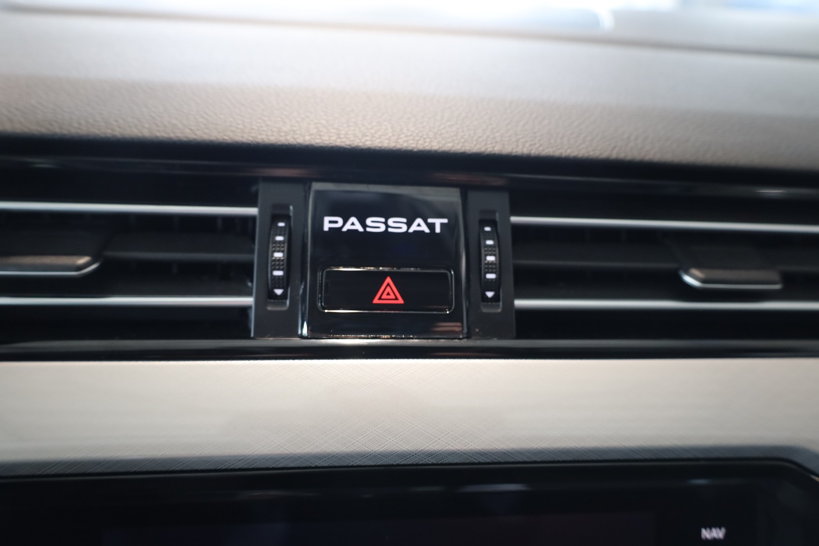 Daumennagel 28 - Volkswagen Passat Variant 1.5 TSI *AHK/CAR-PALY/KAMERA