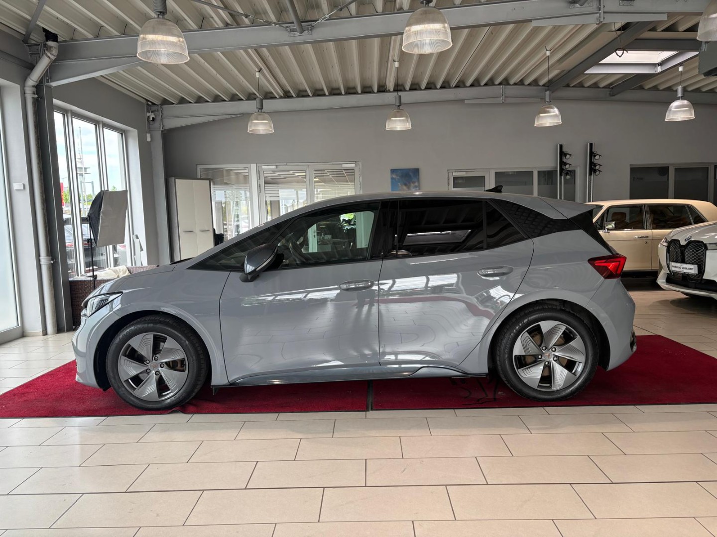 Daumennagel 3 - CUPRA Born Sitzheizung VOLL LED