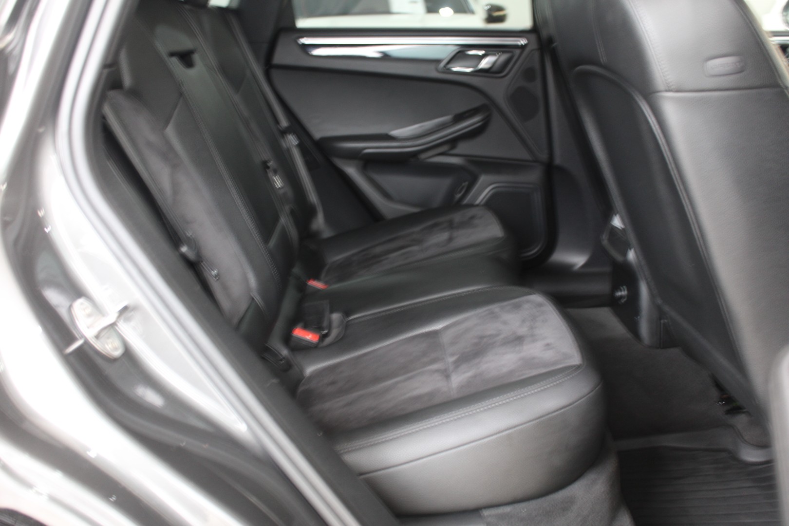 Daumennagel 16 - Porsche Macan S Diesel AHK*NAVI*Sport-Chrono-Paket