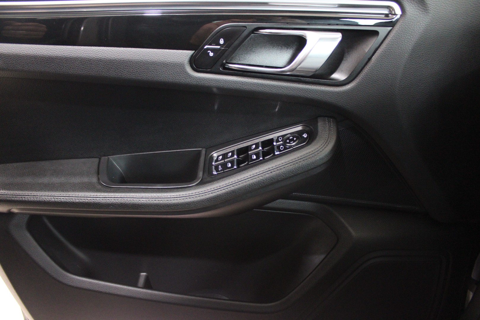 Daumennagel 19 - Porsche Macan S Diesel AHK*NAVI*Sport-Chrono-Paket