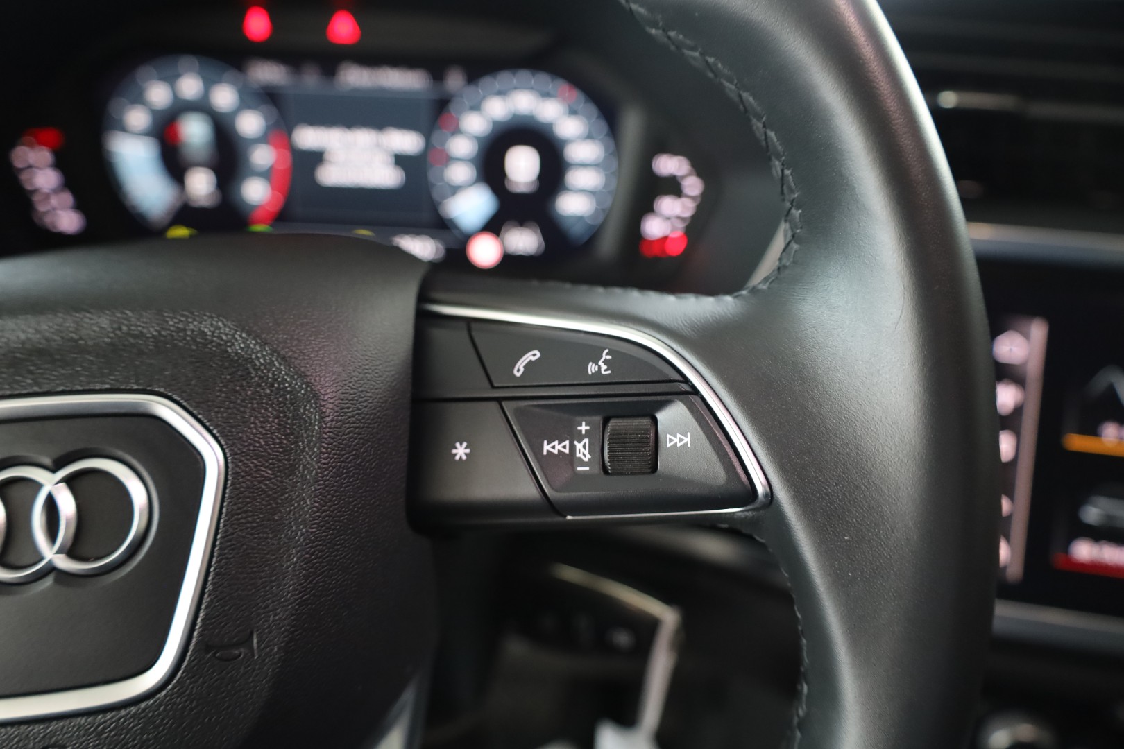 Thumbnail 20 - Audi Q3 35 TFSI advanced LED*Carplay*