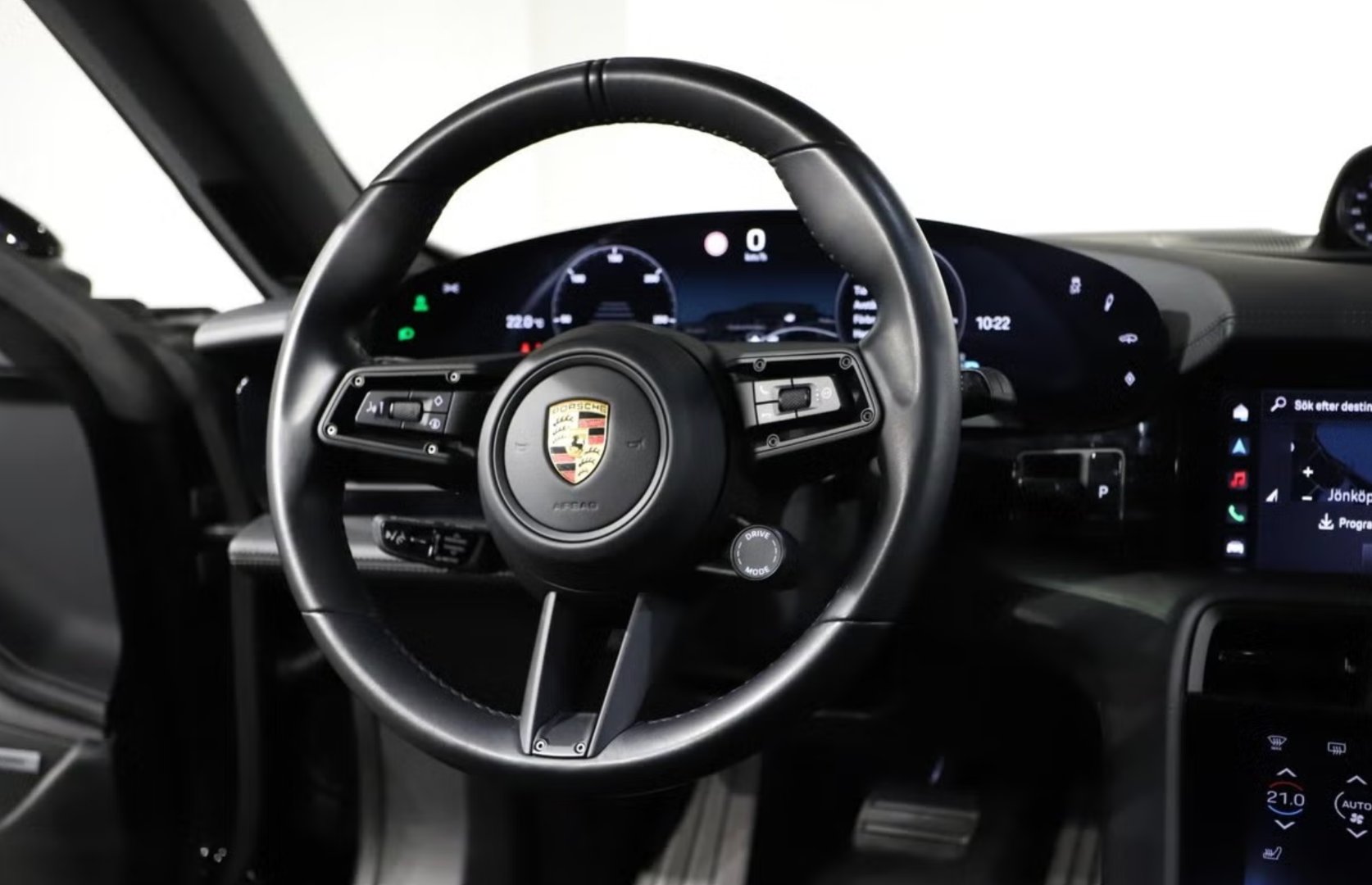 Daumennagel 14 - Porsche Taycan Cross Turismo 360°PANO