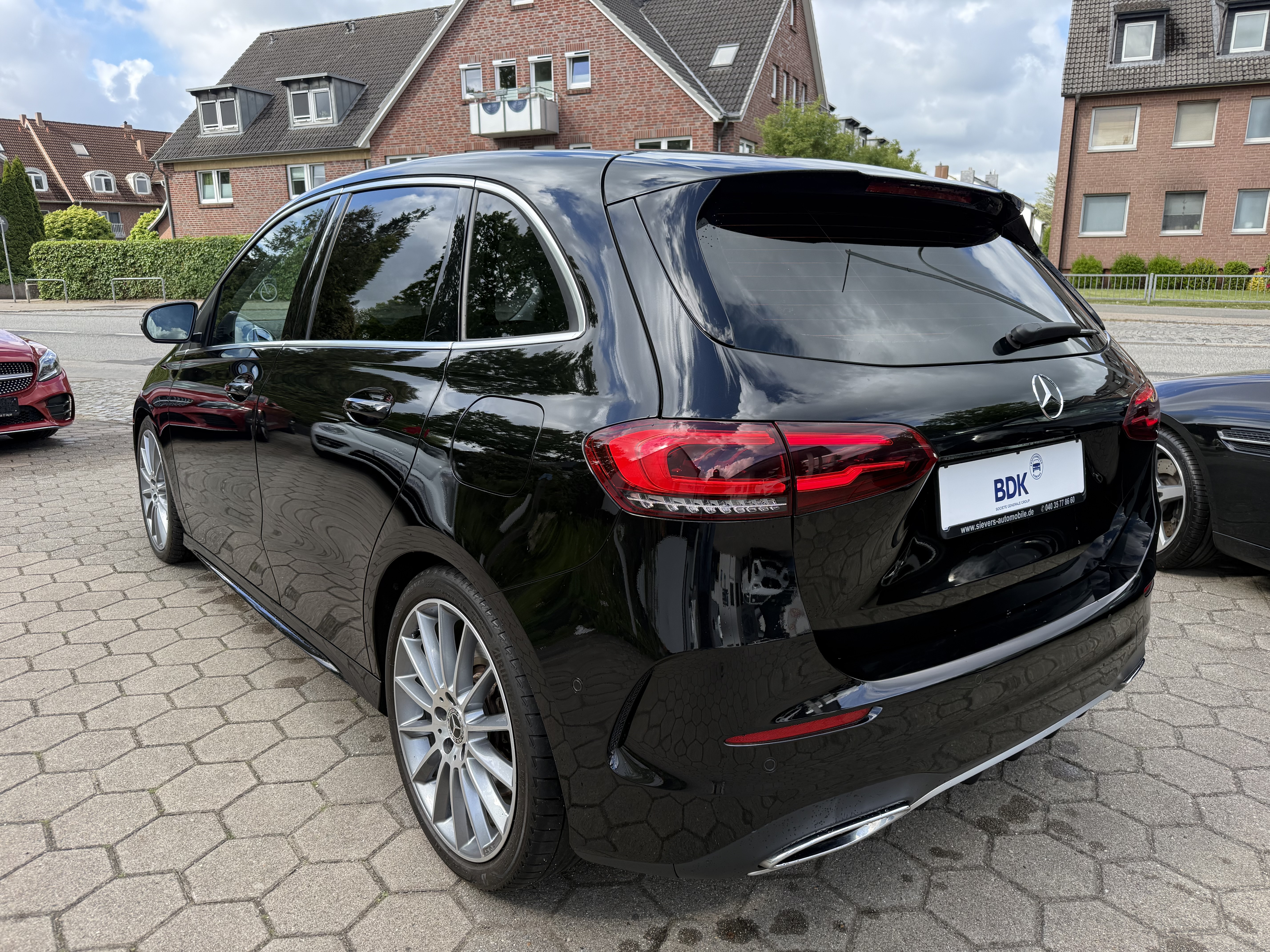 Daumennagel 7 - Mercedes-Benz B 250 4Matic AMG 7G-Tronic Leder LED Memory Kamera SHZ Navi Klima