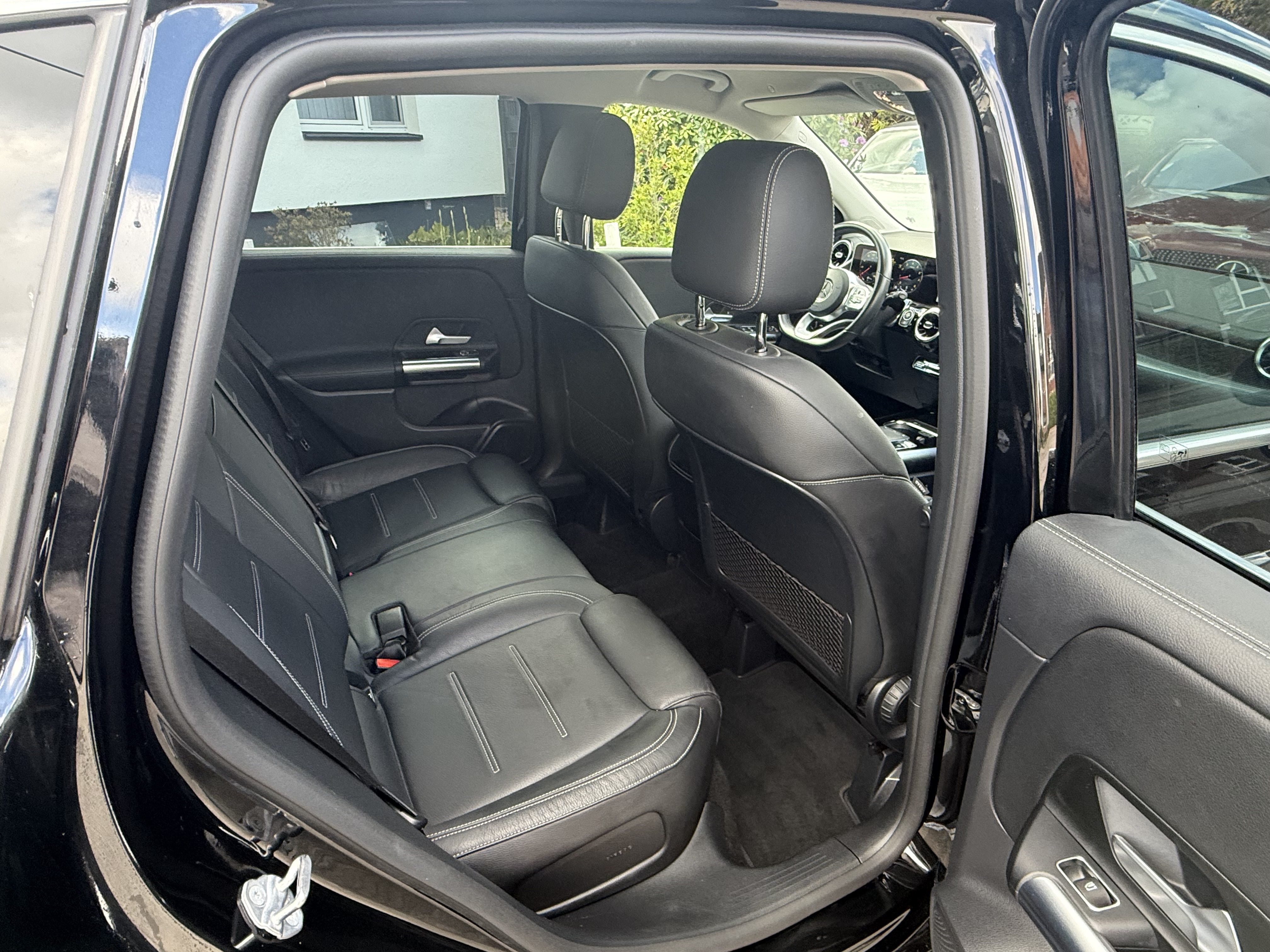 Daumennagel 21 - Mercedes-Benz B 250 4Matic AMG 7G-Tronic Leder LED Memory Kamera SHZ Navi Klima