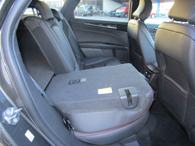 Daumennagel 13 - Ford Mondeo Turnier ST-Line + Business-Paket 3 + AHK