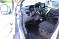 Daumennagel 19 - Volkswagen T7 Kombi 5-Sitzer Kurz LED APP-CON KAM SHZ N1