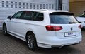 Daumennagel 13 - Volkswagen Passat Variant 2.0 TDI DSG R-LINE AHK/STANDHEIZ./LEDER