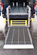 Daumennagel 10 - Volkswagen Crafter 35 TDI Rollstuhlbus L4H3 Lift AC 6-Sitze