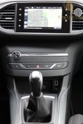 Daumennagel 14 - Peugeot 308 Allure 1.HAND+NAVI+TOUCH+LED+SCHECKHEFT+