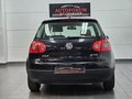 Daumennagel 5 - Volkswagen Golf V 1.6 Comfortline