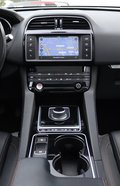 Thumbnail 16 - Jaguar F-PACE Prestige AWD 1.Hd PANO NaviDVD Leder BiXe