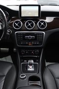 Daumennagel 17 - Mercedes-Benz GLA 45 AMG 4MATIC Panoram Kamera H&K Memory