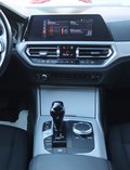 Daumennagel 15 - BMW 318 i 2.Hd vollScheckheft LED KeyGo PDC Klimaaut
