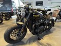Daumennagel 4 - Triumph Bonneville Bobber Black Heckumbau+Auspuff