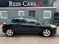 Daumennagel 2 - Toyota Auris 1.8 Hybrid Executive/I.HD/KAM/KEYLES/TEMP/
